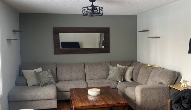 Private 5-Bedroom Forest Retreat Near Port Burwell Beach, Trails & Fire Pit