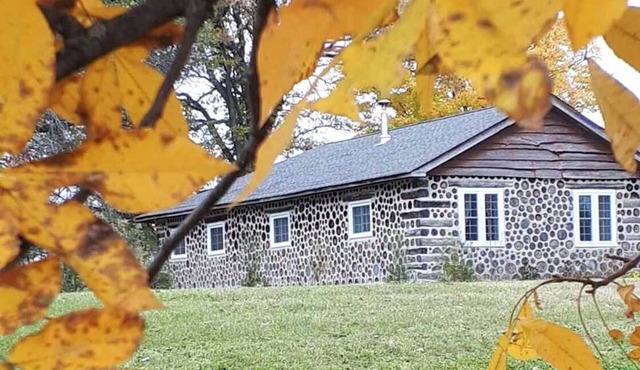 Private 76-Acre Rideau Lakes Retreat w/Trails