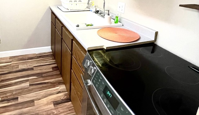 Private apartment with kitchen & laundry in North End - Flexible cancellation! in Manchester