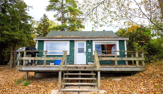 Private Beach Front - Cottage 1