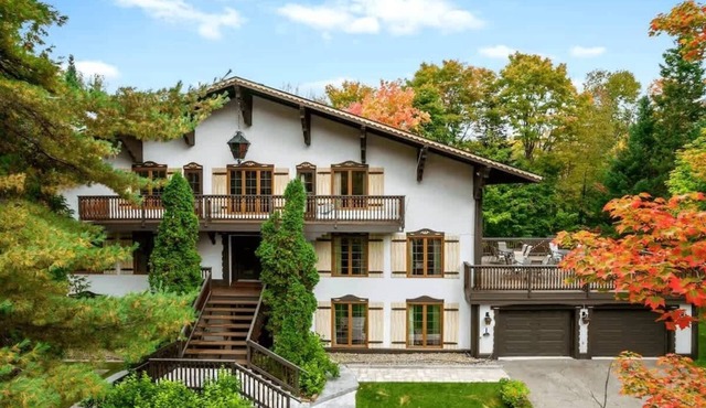 Private Pool, Hot Tub, Sauna & Lake Manor sleep 28