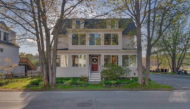 Private Coastal 5 BD Home - Heart of Ocean Park