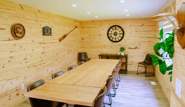 Private Country Escape Hot Tub, Games, Fire Pit in Kinmount