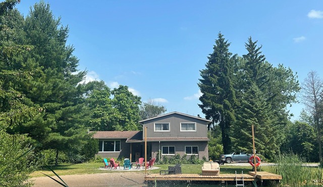 Private country oasis on Niagara wine route surrounded by nature