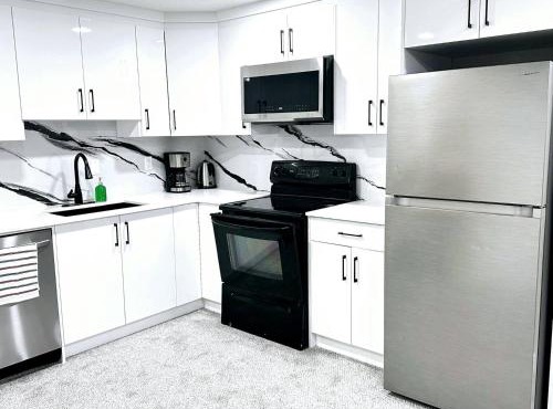 Private, Cozy, Luxury, Spacious One Bedroom Suite