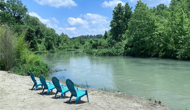 Private, cozy riverfront house! Peaceful, quiet, nature, & views! in Seguin