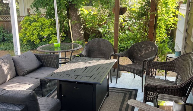 Private Getaway in South Burnaby, with parking and near transit to Vancouver