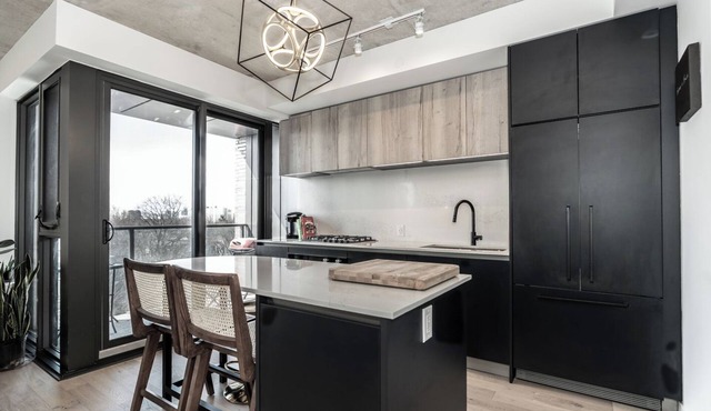 Private Room in Art, Loft Style Condo in Toronto!