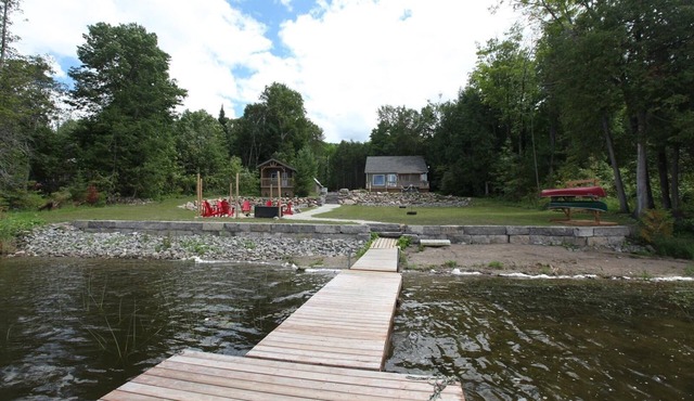❤️Private Sandy Beach Waterfront Cottage w/Hottub❤️