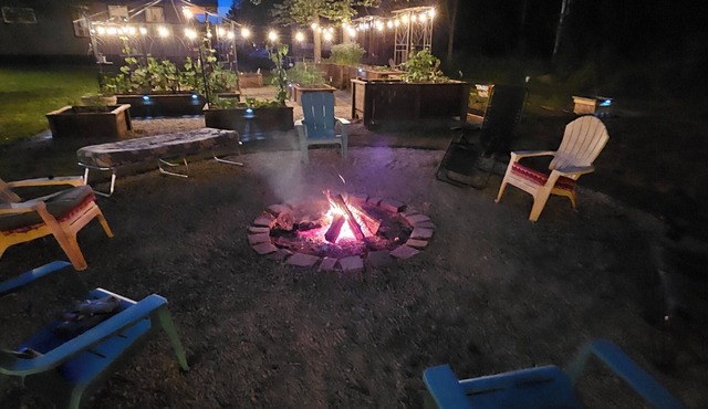 Private South Algonquin Retreat | Hot Tub, Firepit & Sleeps 10