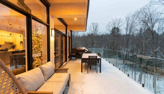 Private Spa| Hiking |Skiing | By the river| RuissÖ in Brownsburg-Chatham
