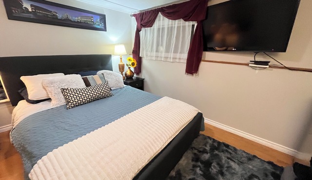 Private Suite w/Hot Tub | waterfall | close to NRGH | 4 beds | long term stays