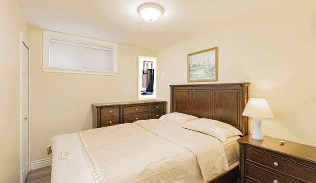 Private Sunny Cozy 1BR Suite