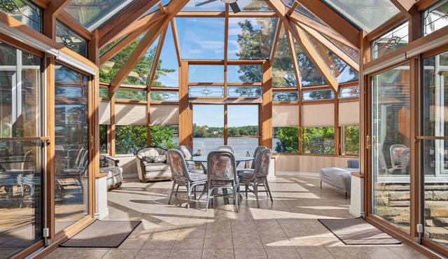 Private Waterfront Villa | 9 BR | 19 guests | Peaceful