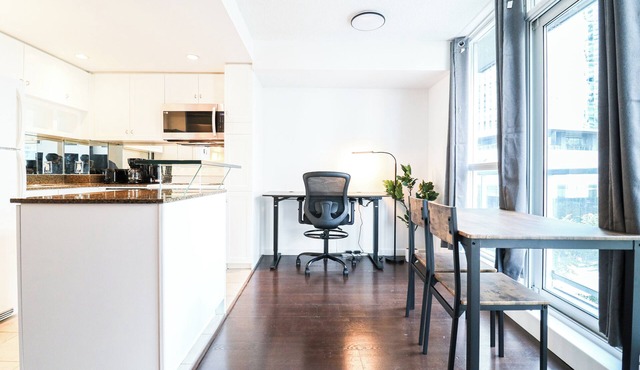 Professional Suite in DT Toronto with Pool, Sauana, Gym