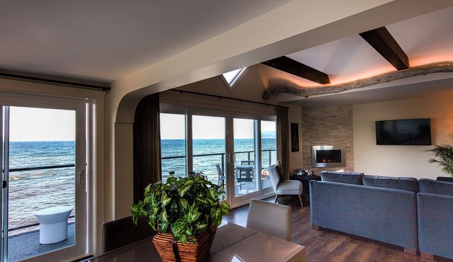 Qualicum Beach Ocean Suites