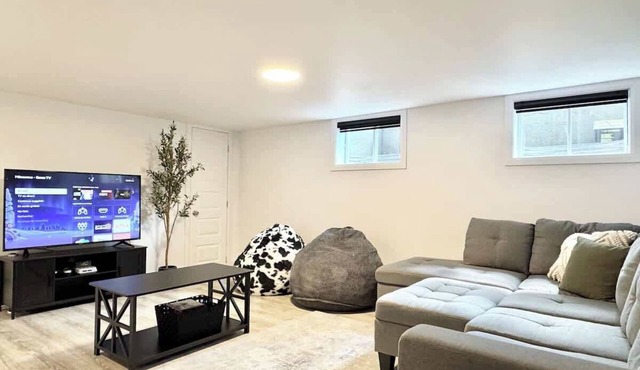 Quebec City Spa Apt w/Hot Tub & EV Charger