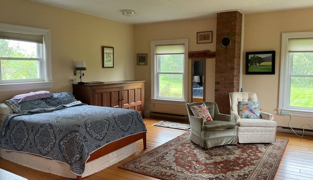 Quiet country apartment for rent. Near Kingston, Napanee and Prince Edward C.