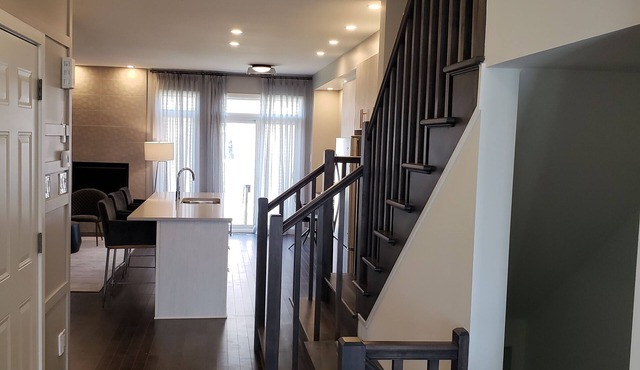 Quiet Gate-Away for Short-Term Stay - Minutes from Ottawa International Airport
