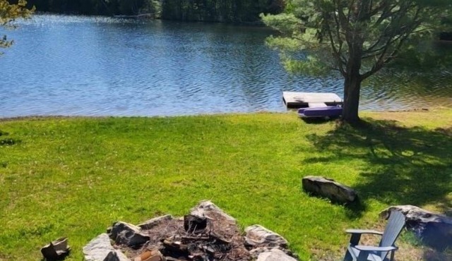 Quiet Lakefront Getaway - with Hot Tub & Wifi at Waters Edge 160 ft of Shoreline