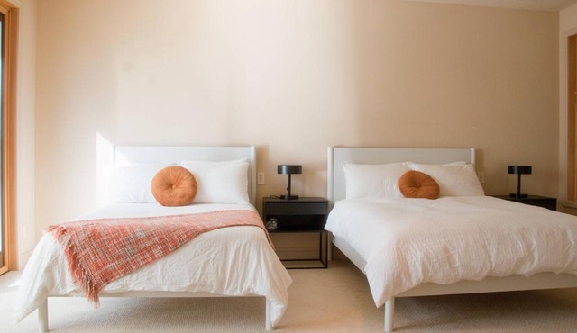 Quiet Private Room with Ensuite Free Parking