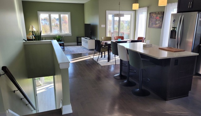 Quiet Riverfront , Pet friendly