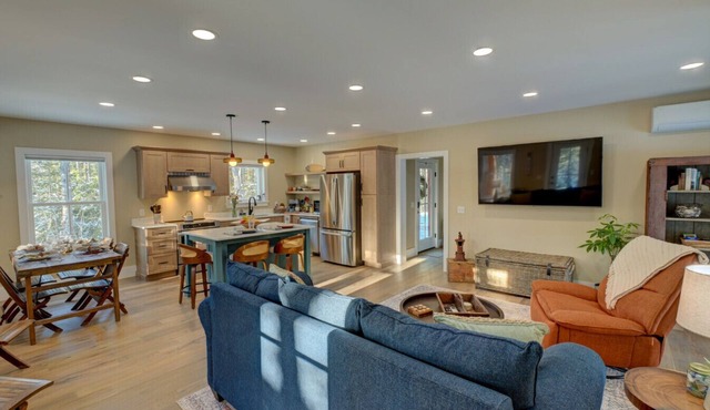 Rail`s Retreat~ 2BR/1.5B Entire House Near Acadia National Park