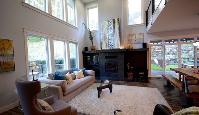 Rare Find! A Home Nestled in Forest, Lake & Fjord!