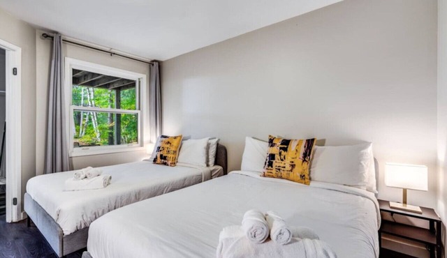 Rare Muskoka Chalet Suite - B8