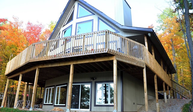 Redwing Lake house, waterfront property on Muskrat lake. Game room & big dock.