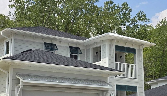 Relax house a few minutes from Port Stanley beach, with hot tub and game room