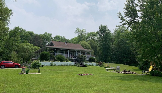 Relaxing Cottage on a 3 acre property on the Ottawa River. 5 bedroom in Westmeath