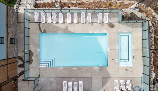 Relaxing in the Rockies 2 Outdoor pool and hot tub heated all yearlong