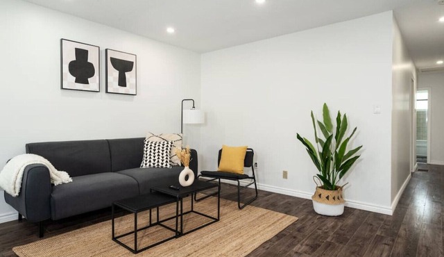 Renovated 3BR Home w/High-Speed Internet & Parks