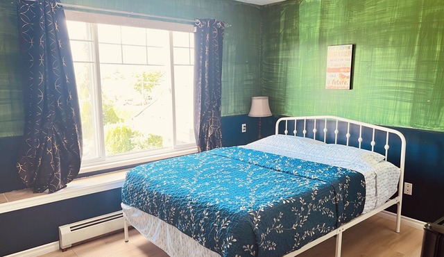Rental Vacation Home/Rm A Good location, 45minutes fromYVR Airport