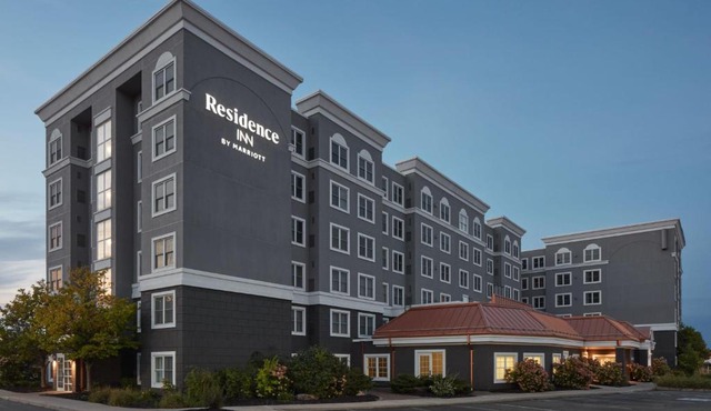 Residence Inn by Marriott Mississauga-Airport Corporate Centre West