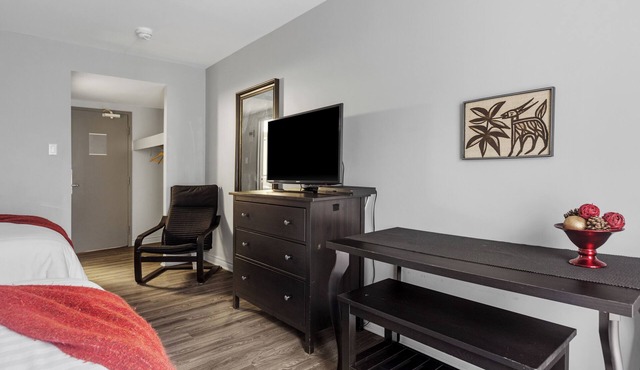 Restauparc Motel - 2 Double Bed & Kitchenette & Private Washroom