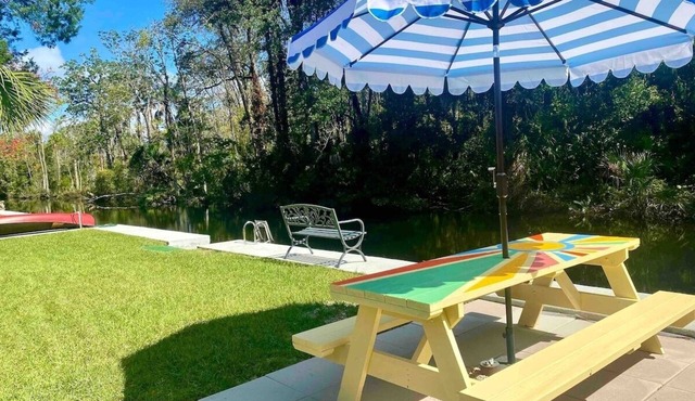 Retro Retreat-Waterfront/Kayaks for 5/Boatslip/bikes in Crystal River
