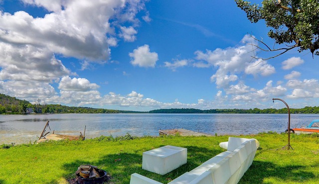 Rice lake 3 bedrooms waterfront cottage
