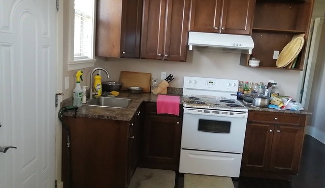 richmond 1br/1ba suite (House basement with Seperated entry)