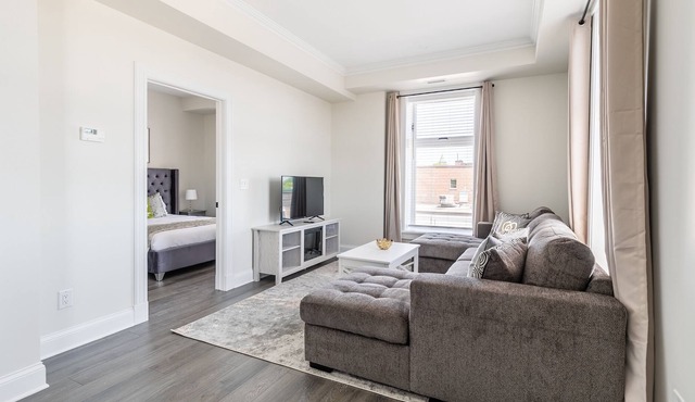 Rideau 2Br Signature Apartments. Free Parking