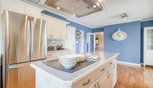 River View + Hot Tub | Pool Table | Country Home | Private