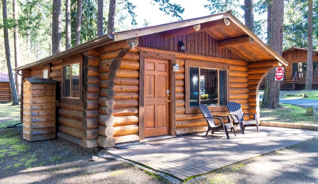 Riverbend Cottages & RV Resort