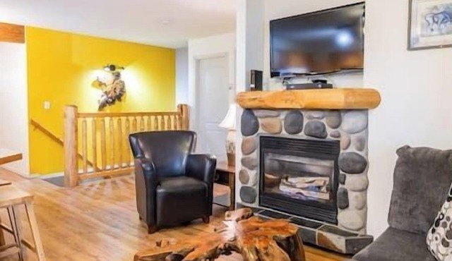 Riverside Location - 3 Bedroom Condo - 3 Bathroom