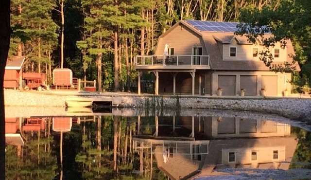 Rowanwood Farm welcomes stays in a unique carriage house. Coming January 2025!