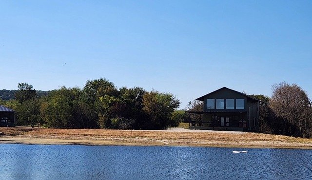 Rustic Secluded Getaway – 3BR Cabin with Private Pond, Near Possum Kingdom Lake in Graford