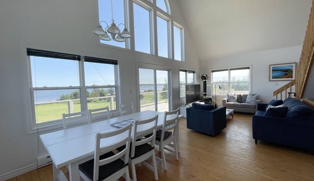 Rustico Cottage With Ocean Views, Access To Red Sand Beach!