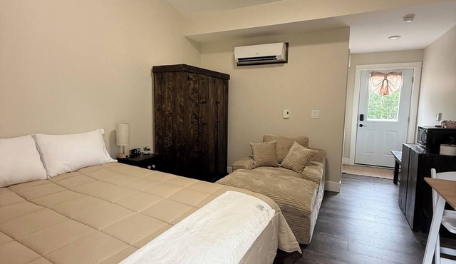 Sakura Valley Studio Suite #2/Private Entrance in beautiful Annapolis Valley