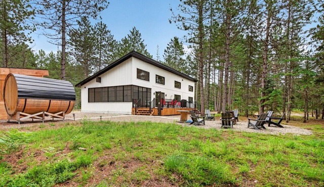 Sanctuaire des Pins | Hot Tub | Sauna |10 Guests