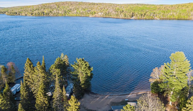 Sandy Shores Cabin on Lake St. Peter with Fire Pit+BBQ